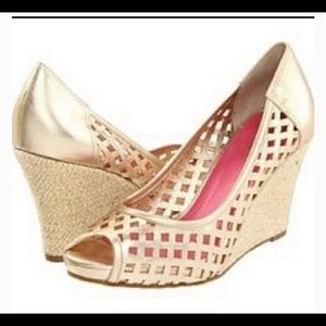 Lilly Pulitzer Gold Basketweave Peep Toe Wedges 8